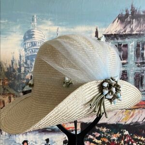 New Liz Claiborne Cream Woven Hat Pale Blue Lace Délicate Roses Upturned Brim